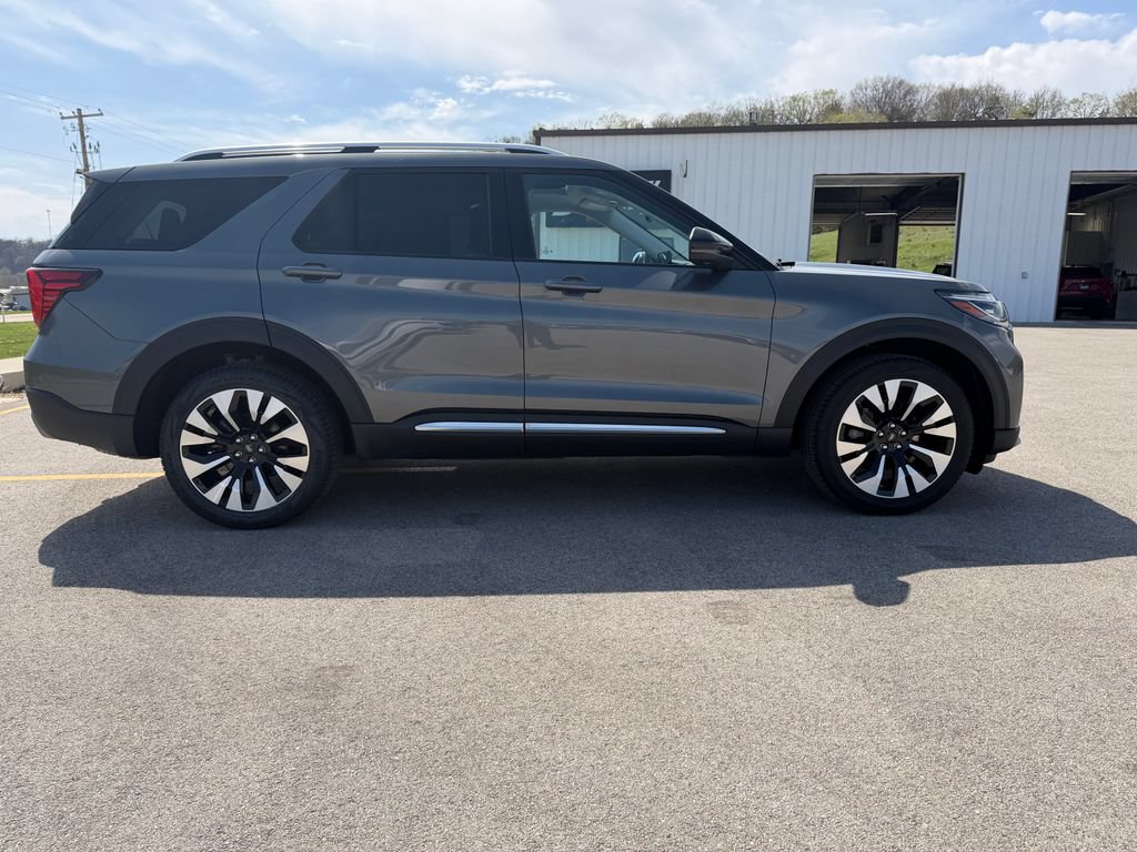 Used 2025 Ford Explorer Platinum w/ LUX Leather Package AWD/4WD image 4