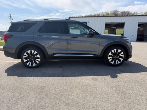 Used 2025 Ford Explorer Platinum w/ LUX Leather Package AWD/4WD image 4