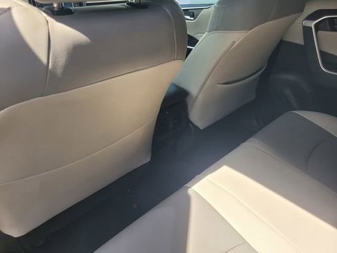 Used 2020 Toyota RAV4 XLE Premium image 14