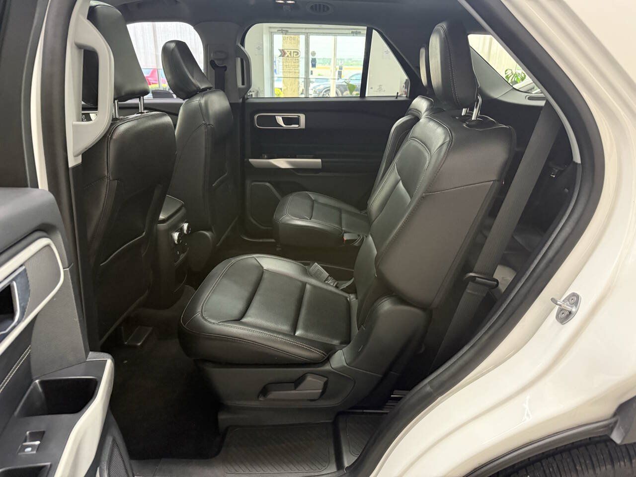 Used 2021 Ford Explorer XLT w/ Equipment Group 202A AWD/4WD image 13