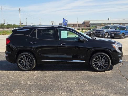 Used 2023 GMC Terrain Denali w/ Black Diamond Edition AWD/4WD image 6