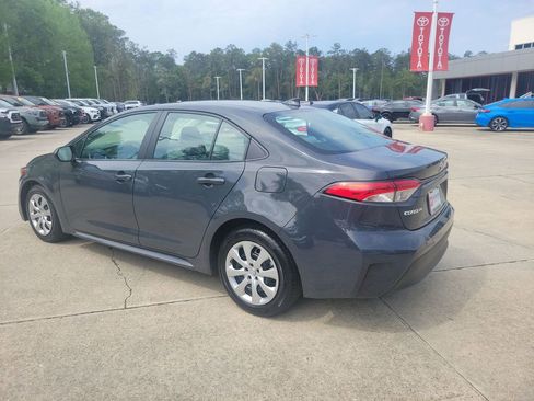 Used 2023 Toyota Corolla LE FWD image 3