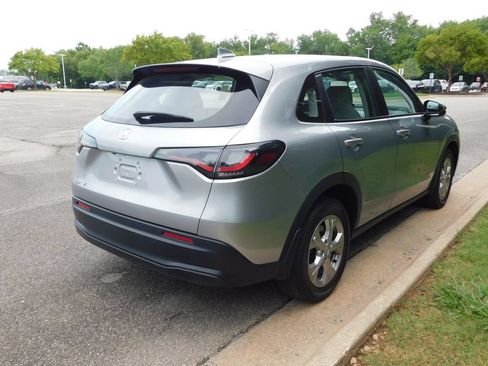 Used 2023 Honda HR-V LX image 4