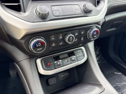 Certified 2023 GMC Acadia SLE w/ Driver Convenience Package FWD image 24