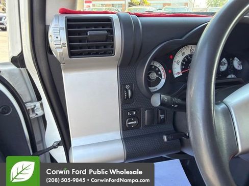 Used 2010 Toyota FJ Cruiser 2WD image 10