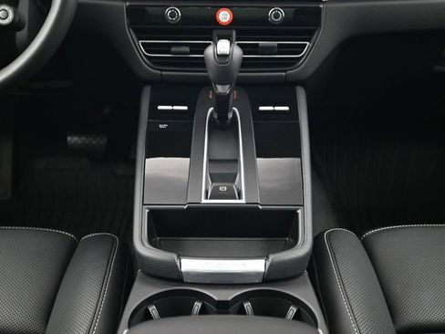 Used 2026 Porsche Macan S AWD/4WD image 10