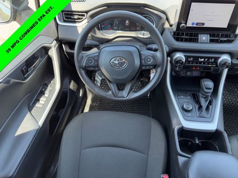 Used 2025 Toyota RAV4 LE AWD/4WD image 13