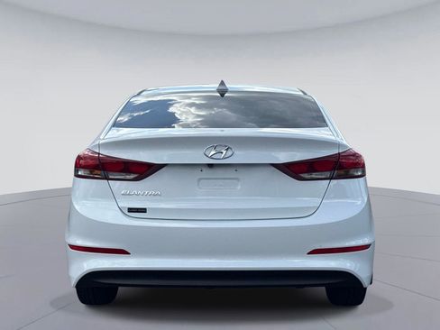 Used 2017 Hyundai Elantra SE w/ SE A/T Tech Package 03 FWD image 4