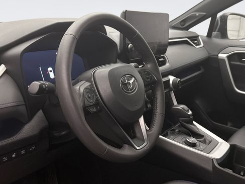 Used 2024 Toyota RAV4 XSE AWD/4WD image 7