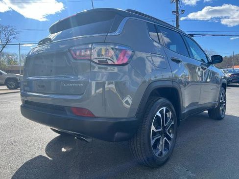 Used 2022 Jeep Compass Limited w/ Sun and Sound Group AWD/4WD image 12
