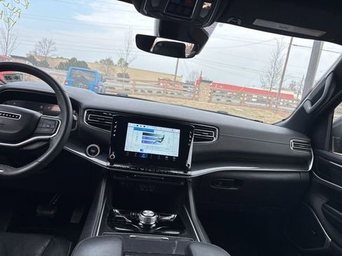 Used 2022 Jeep Wagoneer Series I w/ Premium Group I image 33