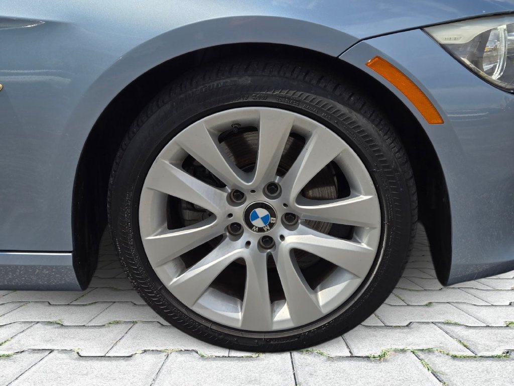 Used 2013 BMW 328i Convertible RWD image 3