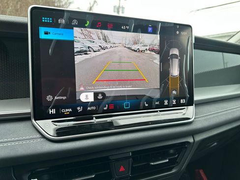 New 2026 Volkswagen Tiguan SE image 9