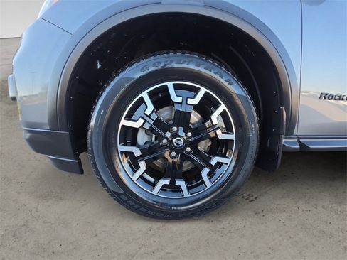 Used 2020 Nissan Pathfinder SL image 14