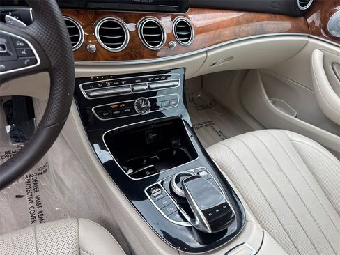 Used 2018 Mercedes-Benz E 400 4MATIC Wagon image 30
