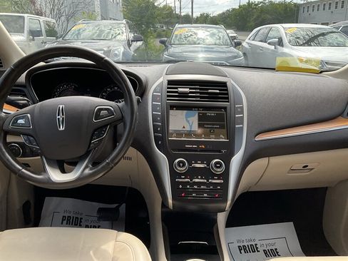 Used 2019 Lincoln MKC Select w/ Select Plus Package AWD/4WD image 12