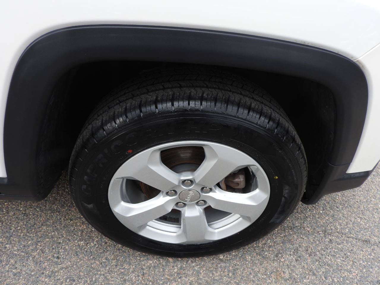 Used 2020 Jeep Compass Latitude AWD/4WD image 19