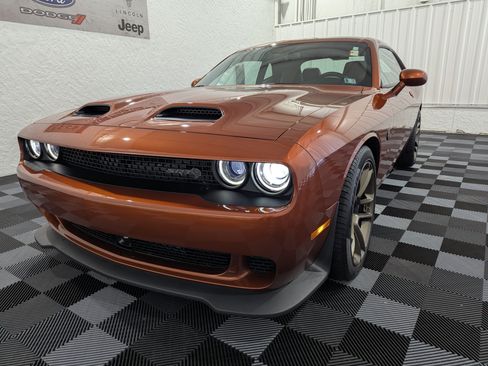Used 2023 Dodge Challenger SRT Hellcat w/ Driver Convenience Group RWD image 3