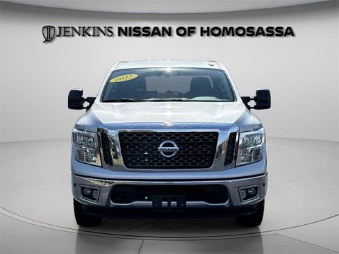 Certified 2017 Nissan Titan SV image 3