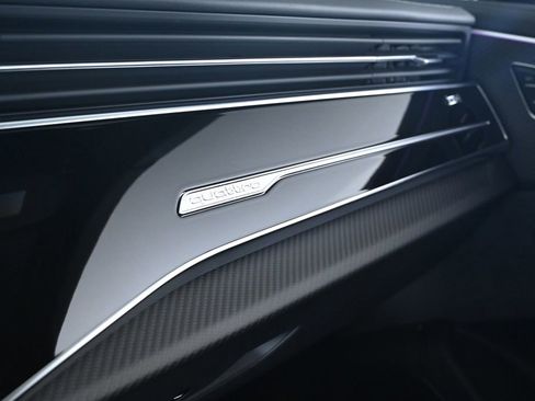 New 2025 Audi RS Q8 performance image 21