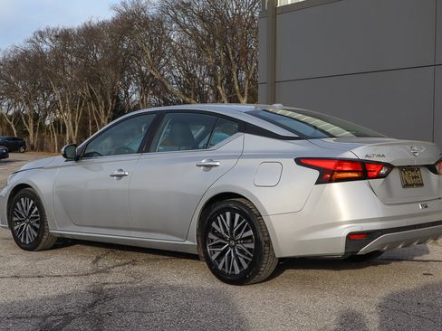 Used 2023 Nissan Altima 2.5 SV image 6
