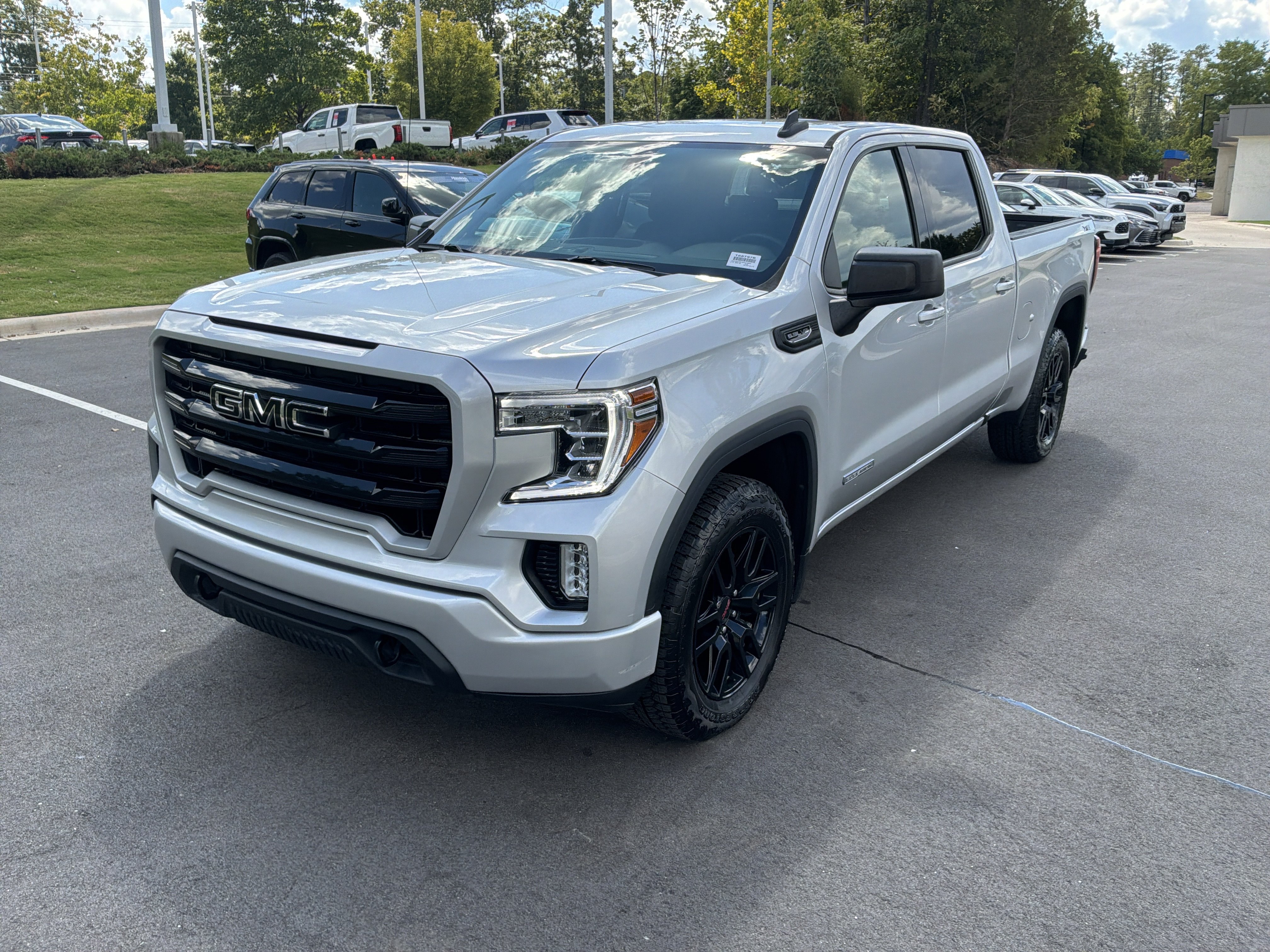 Used 2021 GMC Sierra 1500 Elevation w/ Preferred Package AWD/4WD image 5