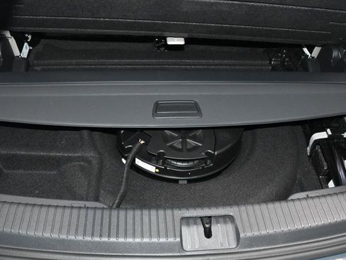 Certified 2025 Volkswagen Atlas SEL Premium R-Line image 26