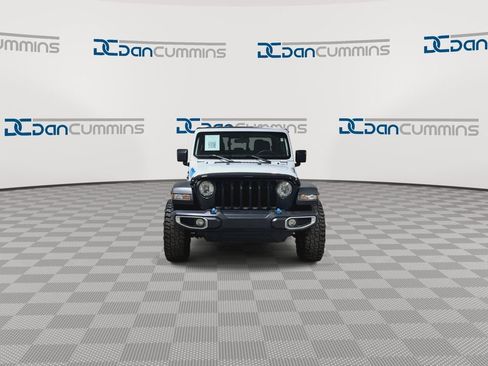 Used 2023 Jeep Gladiator Sport image 4