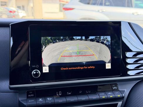 Certified 2025 Toyota Camry SE FWD image 4