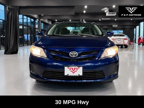 Used 2011 Toyota Corolla LE FWD image 3