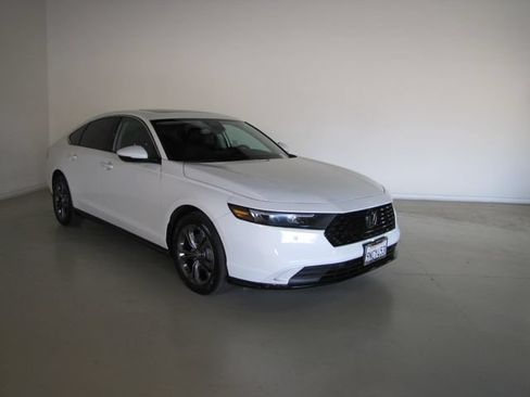 Used 2024 Honda Accord EX-L image 3