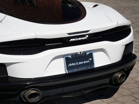 Used 2023 McLaren GT RWD image 17