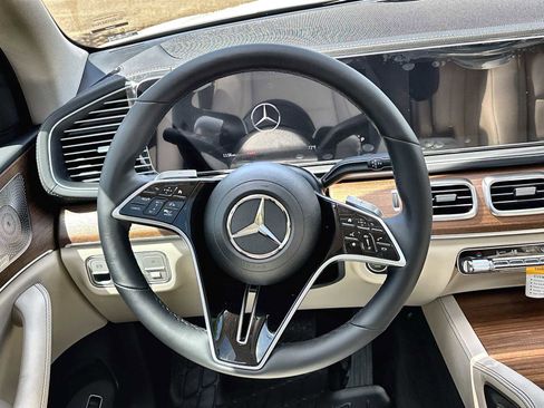 New 2026 Mercedes-Benz GLS 450 4MATIC image 21