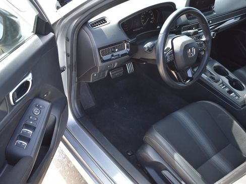 Used 2025 Honda Civic Sport image 17