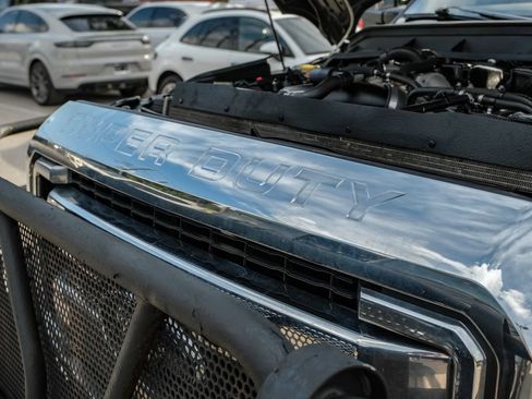 Used 2015 Ford F250 Lariat w/ Lariat Ultimate Package AWD/4WD image 60