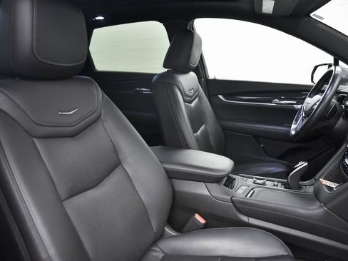 Used 2021 Cadillac XT5 Premium Luxury image 11