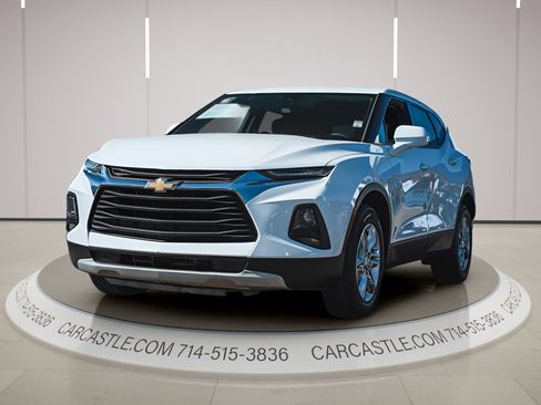 Used 2021 Chevrolet Blazer LT AWD/4WD image 2