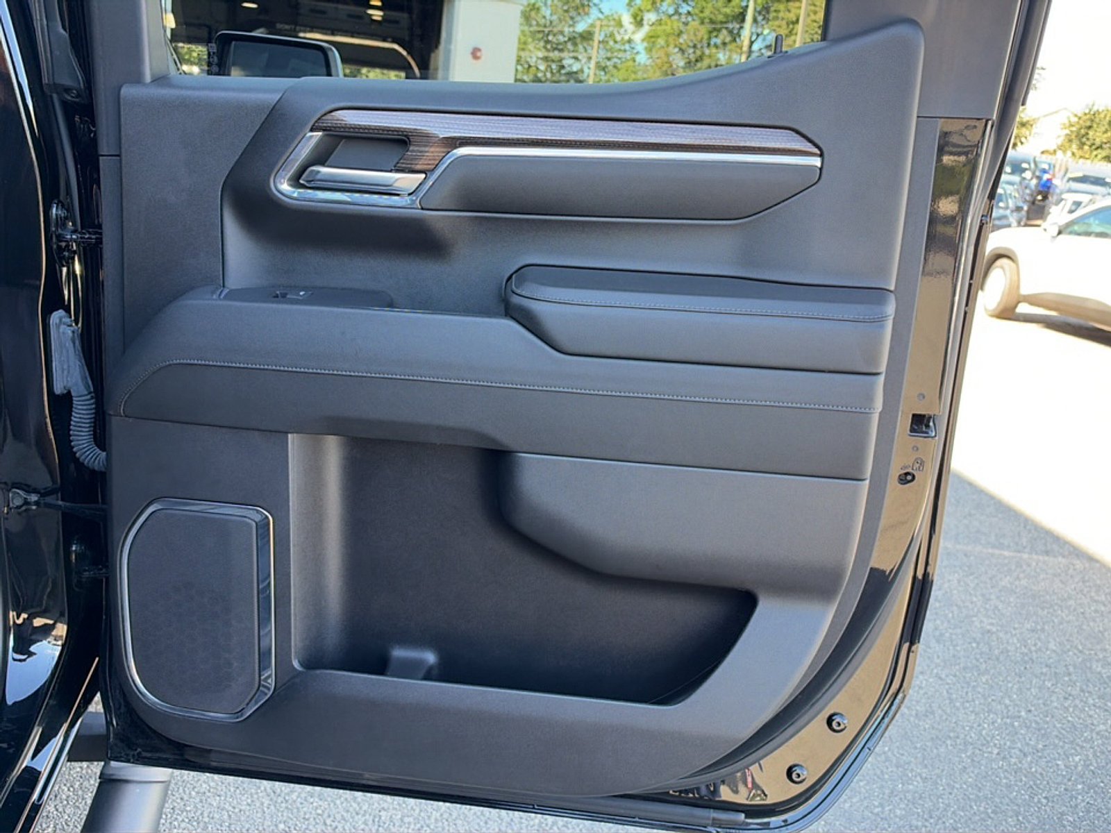 Used 2024 Chevrolet Silverado 1500 LT Trail Boss w/ Convenience Package II AWD/4WD image 24