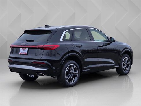 New 2025 Audi Q5 Premium image 6