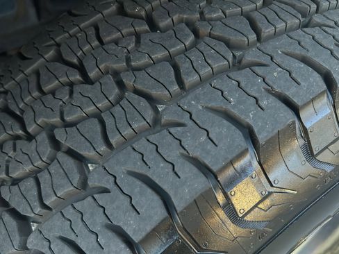 Used 2020 Toyota Tacoma SR image 40