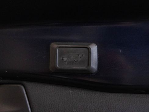 Used 2019 Toyota RAV4 XSE w/ Carpet Mat Package AWD/4WD image 25