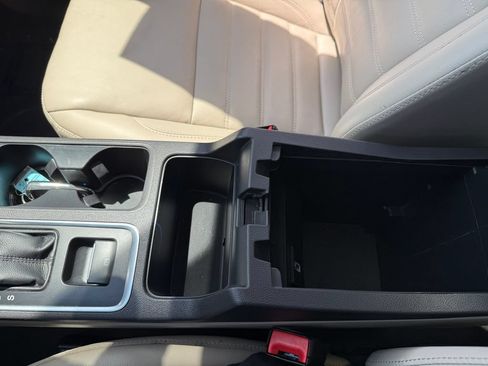 Used 2019 Ford Escape Titanium AWD/4WD image 33