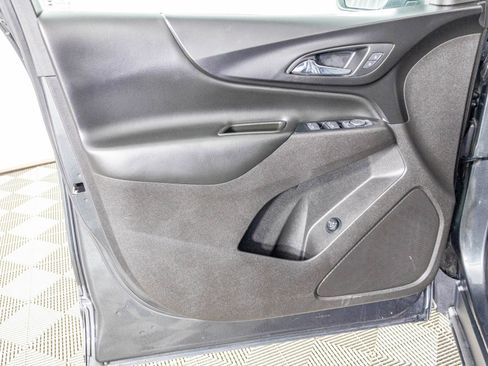 Used 2019 Chevrolet Equinox LT w/ Driver Convenience Package image 39