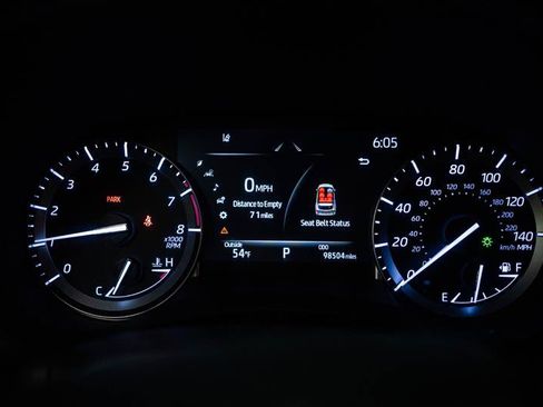 Used 2022 Toyota Highlander XLE image 18