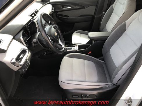 Used 2021 Chevrolet TrailBlazer LT FWD image 11