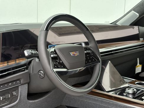 New 2026 Cadillac Escalade ESV Platinum Sport w/ LPO, ONYX Package AWD/4WD image 19