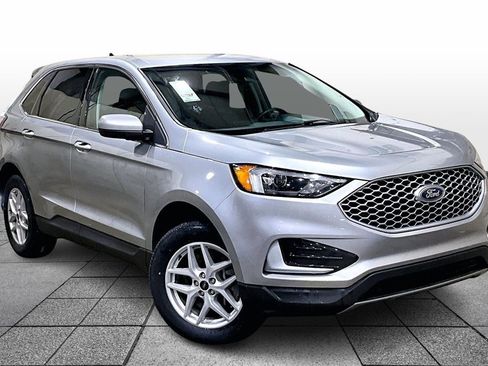 Used 2024 Ford Edge SEL image 2