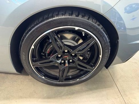 Used 2022 Chevrolet Corvette Stingray Premium Cpe w/ Z51 Performance Package RWD image 24