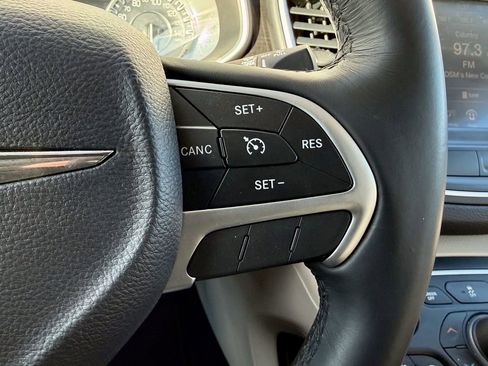 Used 2015 Chrysler 200 C w/ Navigation & Sound Group I image 23