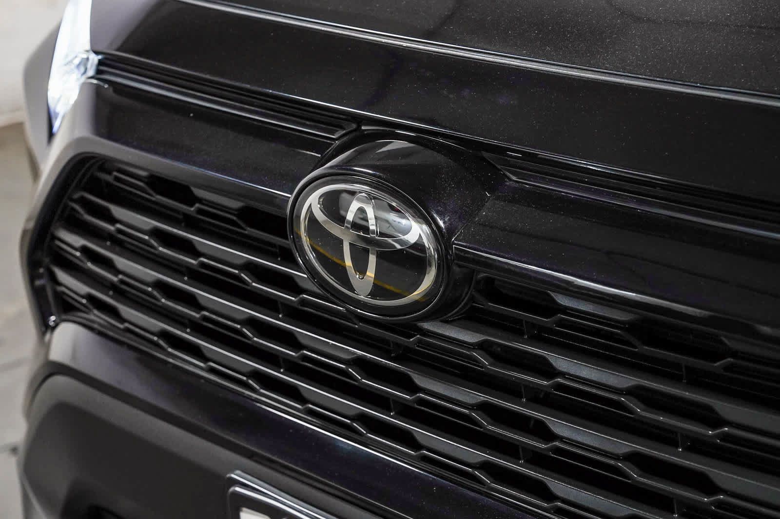 Certified 2024 Toyota RAV4 XLE Premium FWD image 9